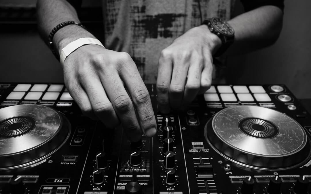 What Is A Wedding DJ?
